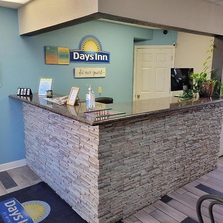 Days Inn By Wyndham West Branch Iowa City Area Eksteriør bilde