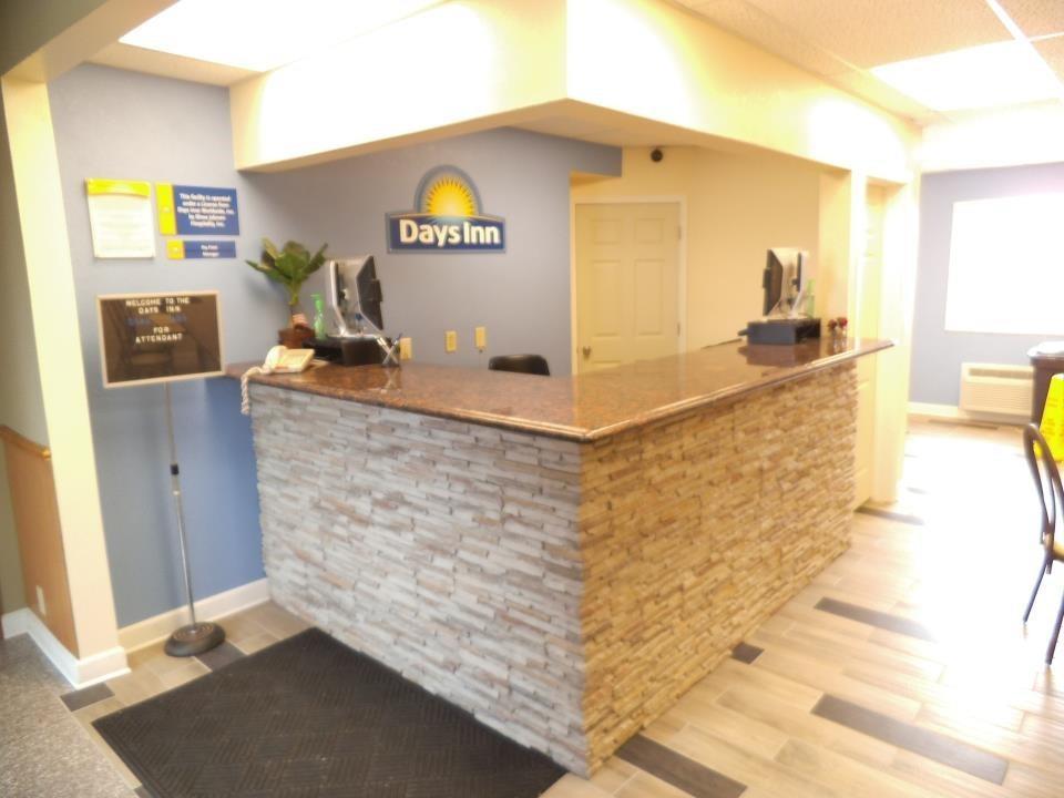 Days Inn By Wyndham West Branch Iowa City Area Eksteriør bilde