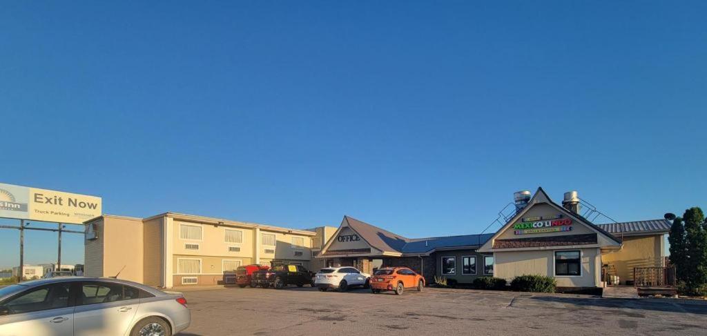 Days Inn By Wyndham West Branch Iowa City Area Eksteriør bilde