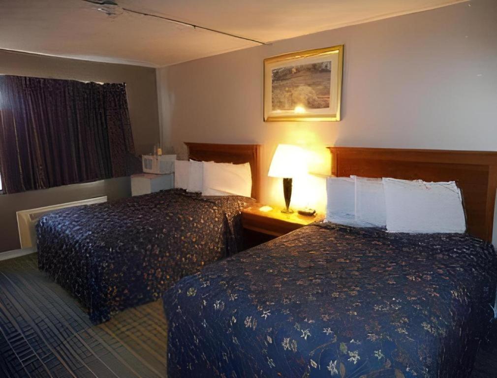 Days Inn By Wyndham West Branch Iowa City Area Eksteriør bilde