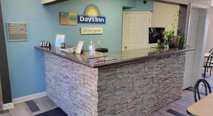 Days Inn By Wyndham West Branch Iowa City Area Eksteriør bilde