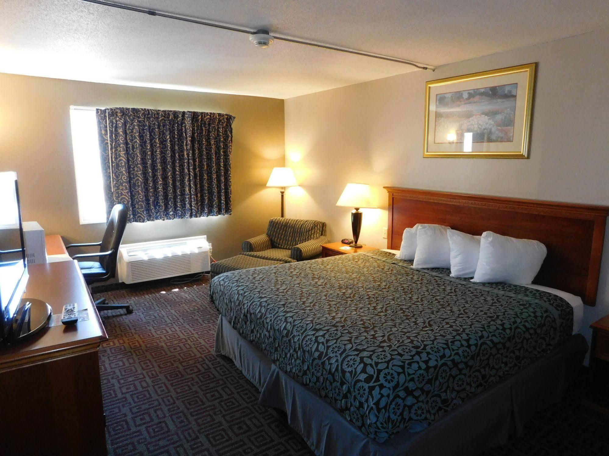 Days Inn By Wyndham West Branch Iowa City Area Eksteriør bilde